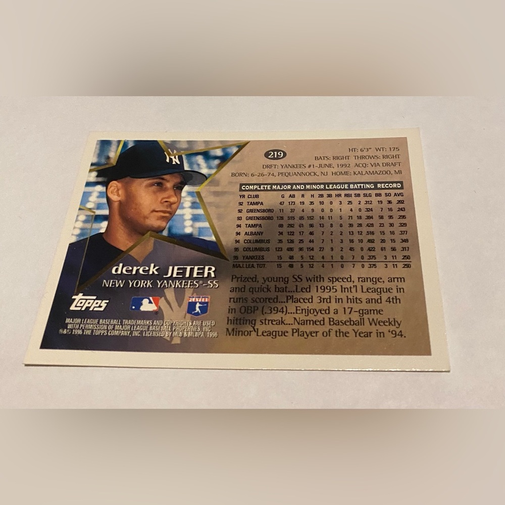 Derek Jeter 1996 Topps Baseball Card Future Star # 219 New York Yankees vintage - Picture 2 of 3